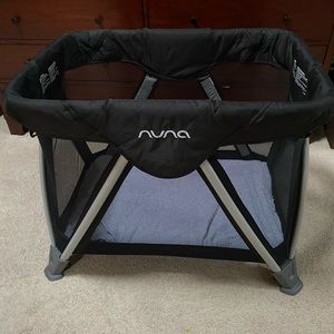 Nuna Sena Aire Mini Play yard
